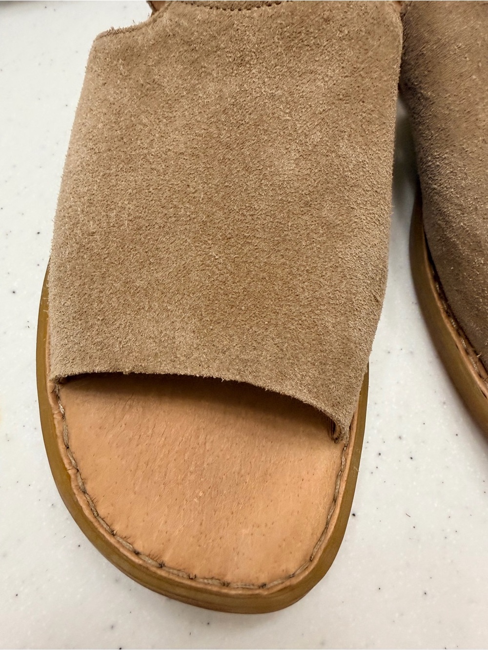 Born Cove Modern Sandals 8M Taupe Beige Leather Boho Comfort EUC - Picture 2 of 10